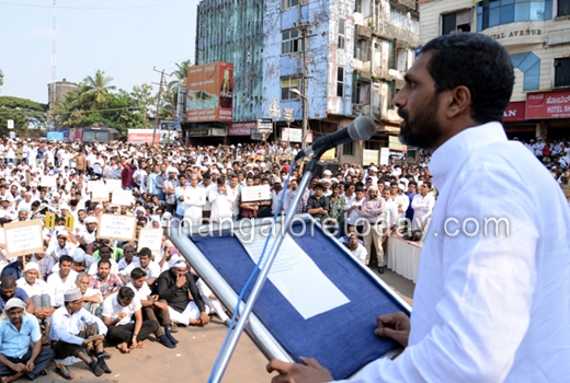 Muslim associations protest  1